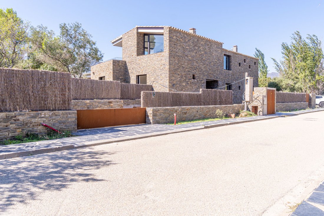 Villa in Cadaques, Catalonia, Spain 2 - 18335303
