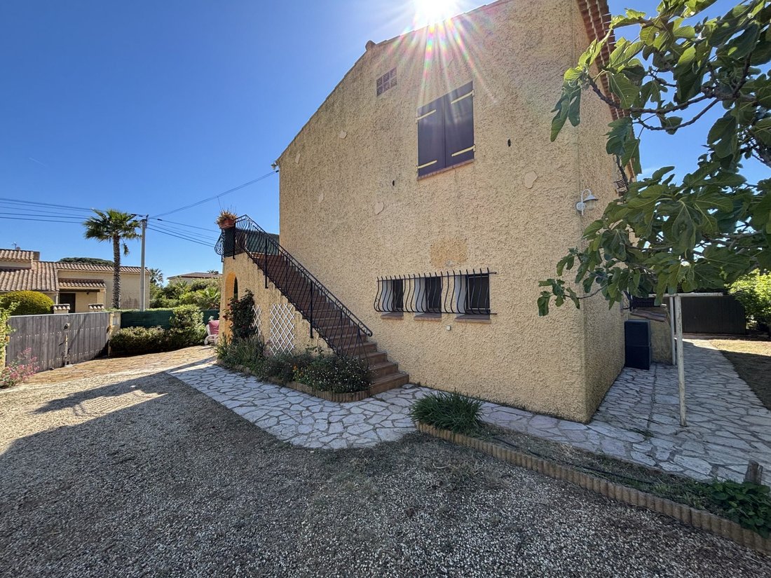 House in Six-Fours-les-Plages, Provence-Alpes-Côte d'Azur, France 3 - 18341882