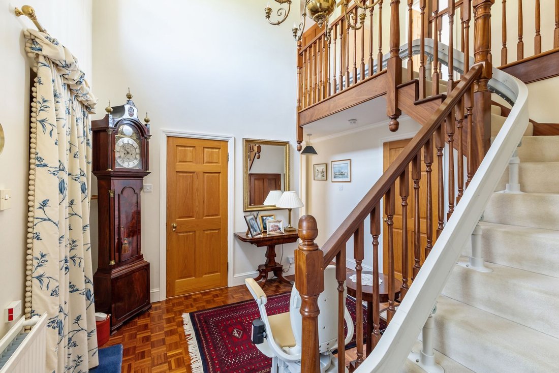 House in Mannings Heath, England 2 - 18336880