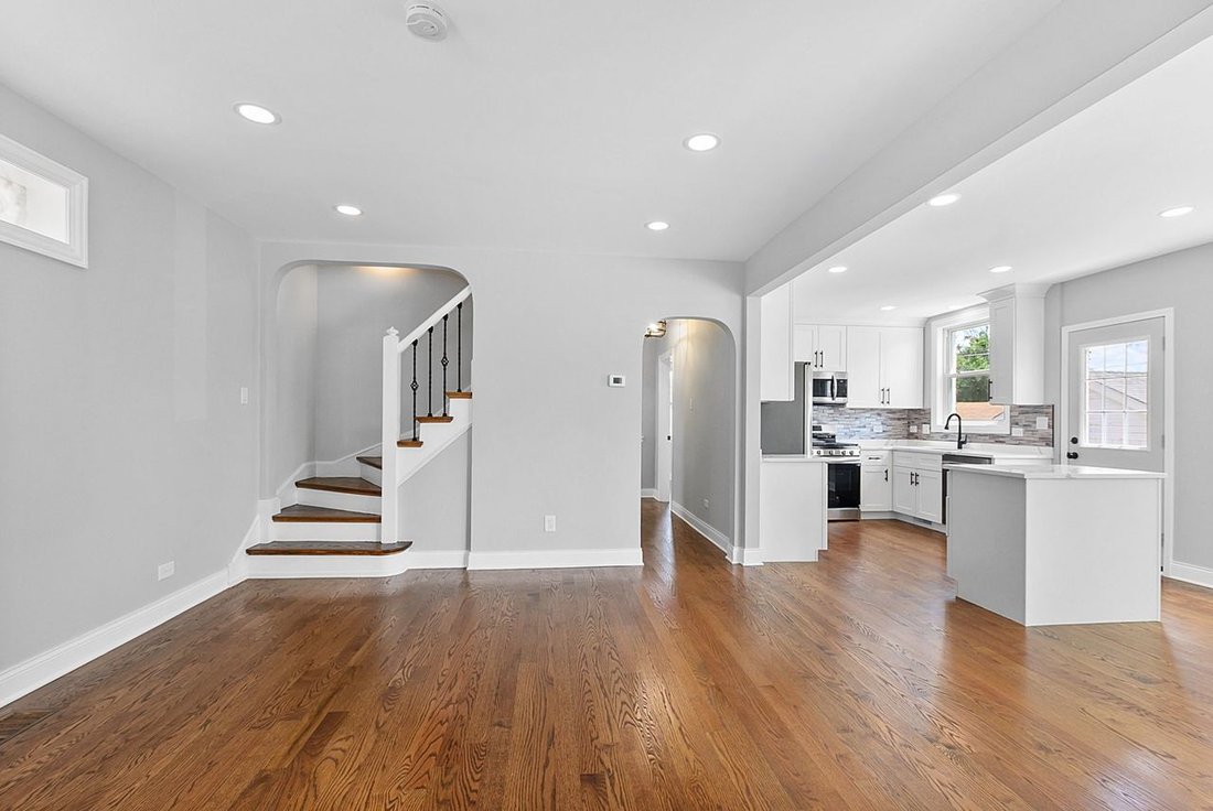 House in Brookfield, Illinois, United States 3 - 18123179