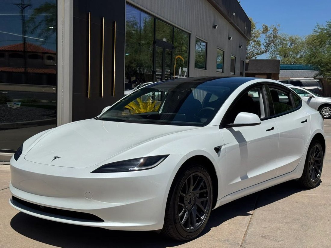 Sedan in Mesa, AZ, United States 2 - 18338288