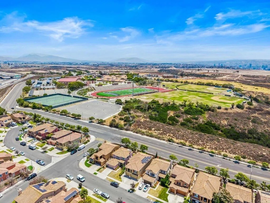Condo in San Diego, California, United States 4 - 18079396