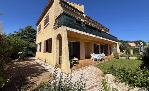 House in Six-Fours-les-Plages, Provence-Alpes-Côte d'Azur, France 1