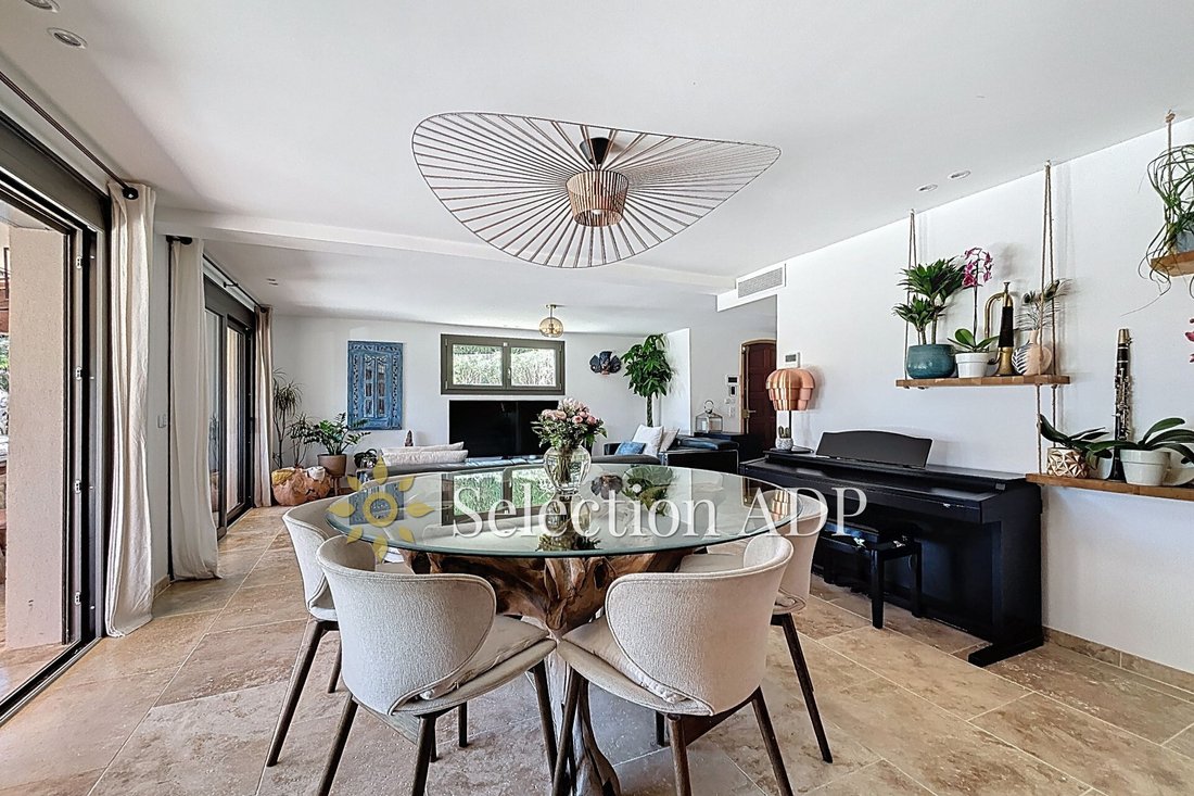 Villa in Grasse, Provence-Alpes-Côte d'Azur, France 2 - 18336304