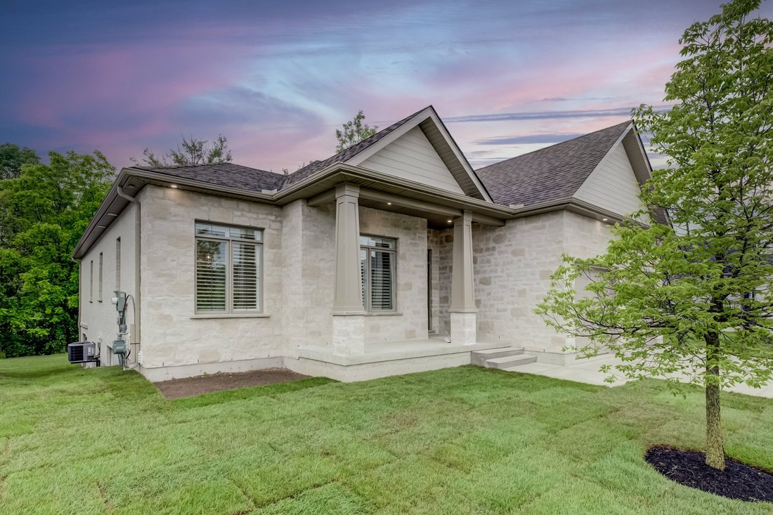 House in Listowel, Ontario, Canada 3 - 18334676