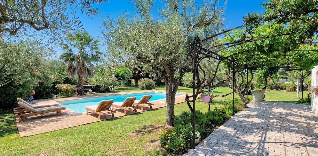 Villa in Ecarts, Roquebrune-sur-Argens, France 2 - 16409565