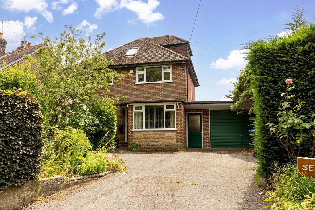 House in Crawley Down (Worth), Crawley Down, England 1 - 18336799
