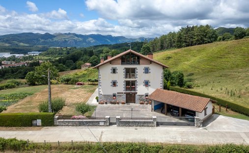 Villa a Larraun, Navarra, Spagna 1