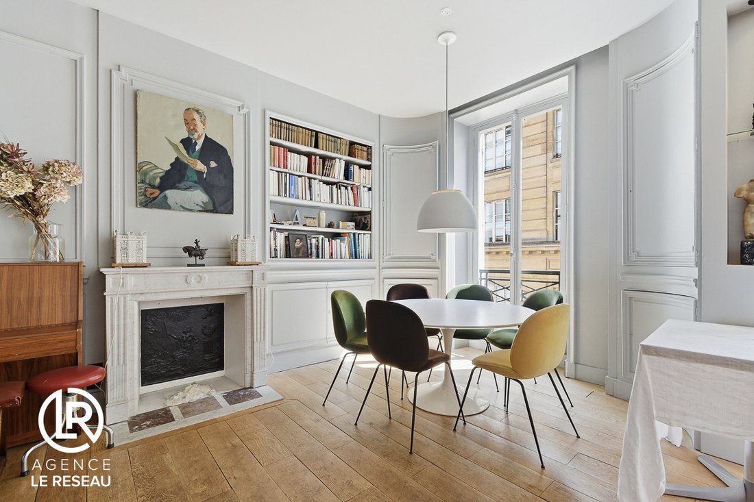Apartment in Saint Philippe du Roule, Paris 8e Arrondissement, Paris 4 - 18340590