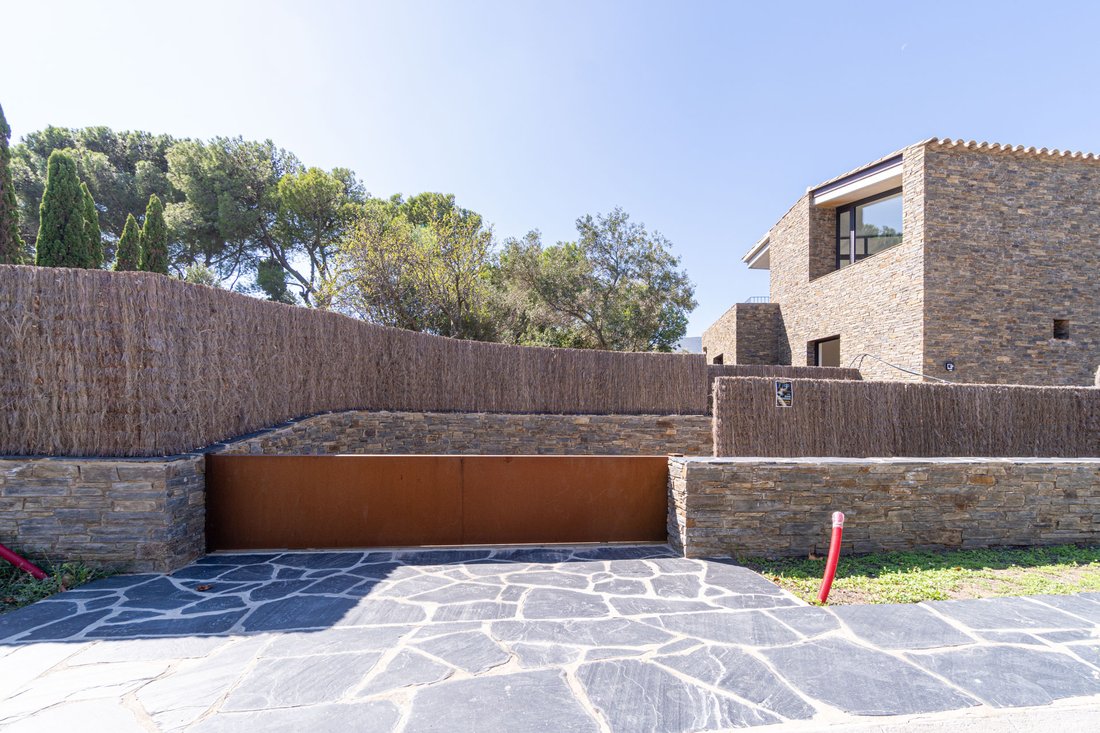 Villa in Cadaques, Catalonia, Spain 3 - 18335303