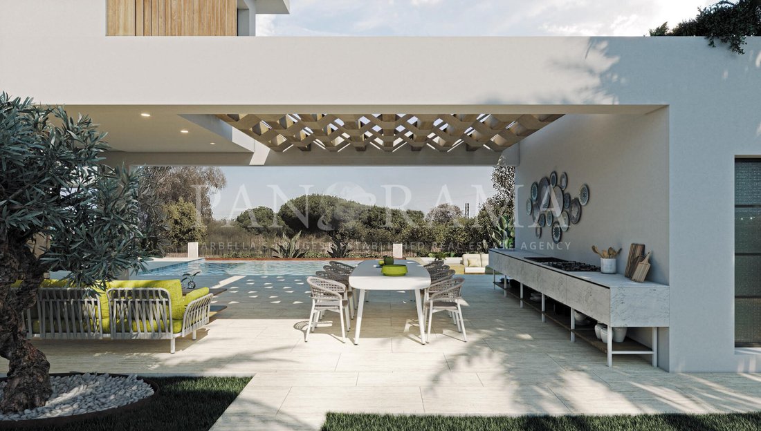 Land in Elviria-Cabopino, Marbella, Spain 4 - 18341178