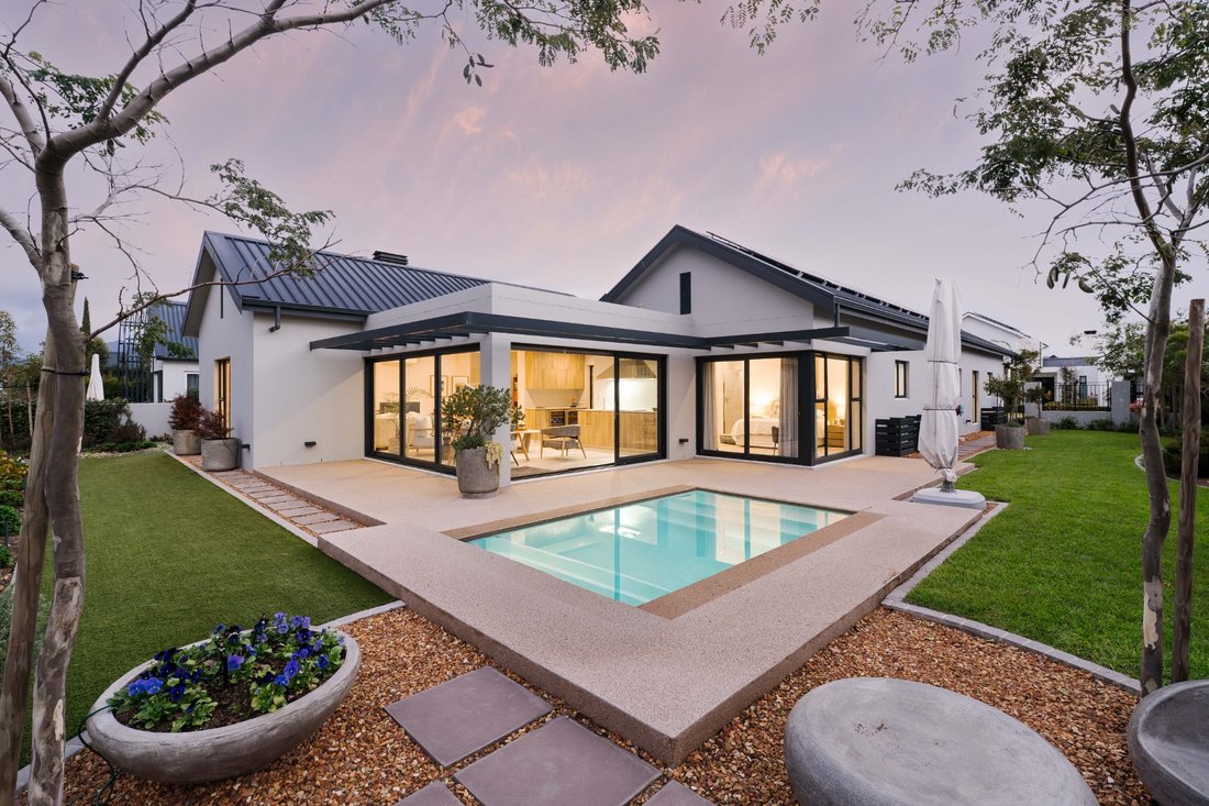 House in Paarl, Western Cape, South Africa 1 - 18341186