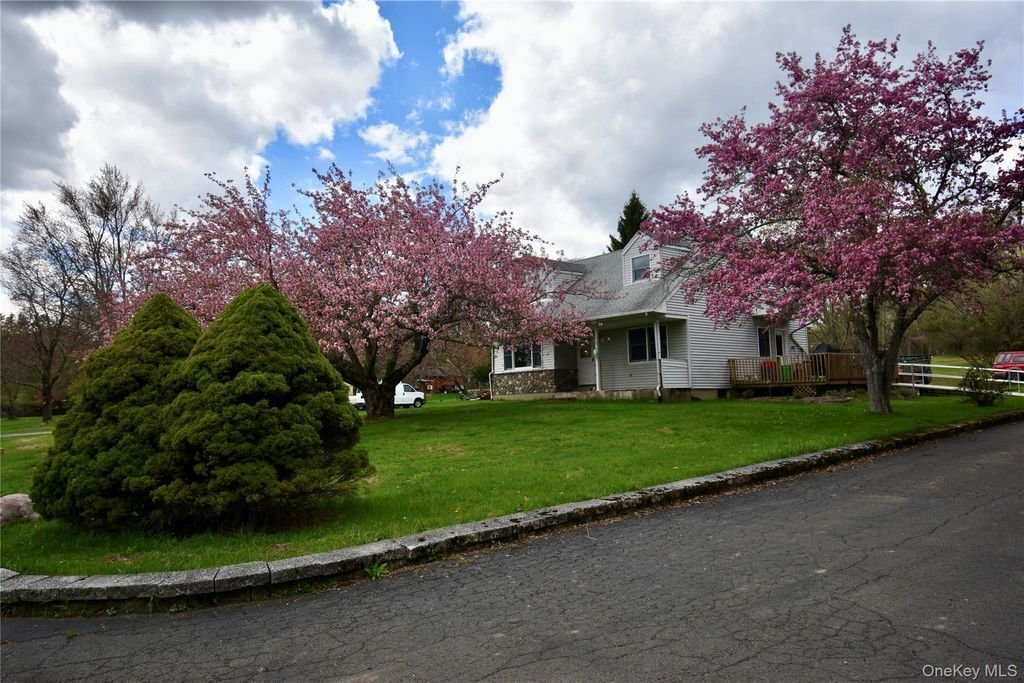 House in Airmont, New York, United States 1 - 18341728