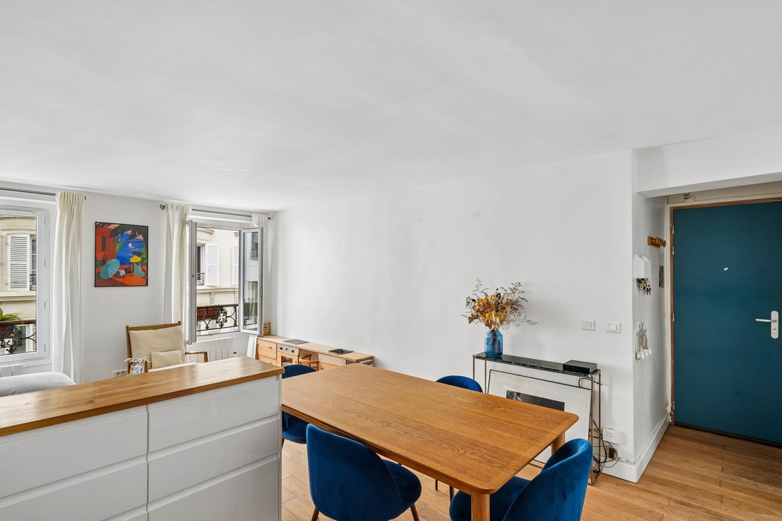 Apartment in Grange Aux Belles-Terrage, Paris 10e Arrondissement, Paris 3 - 18336821