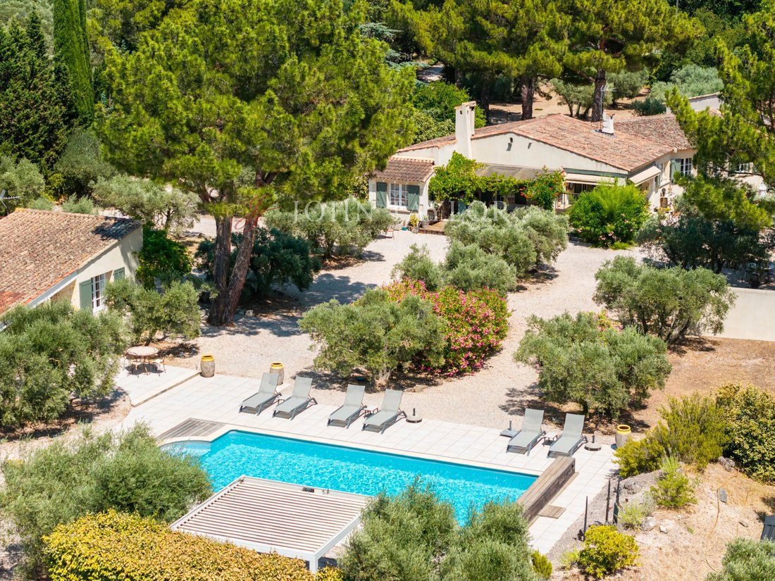 House in Mouriès, Provence-Alpes-Côte d'Azur, France 1 - 18336984