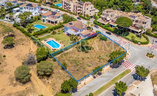 Terrain à Elviria-Cabopino, Marbella, Espagne 1