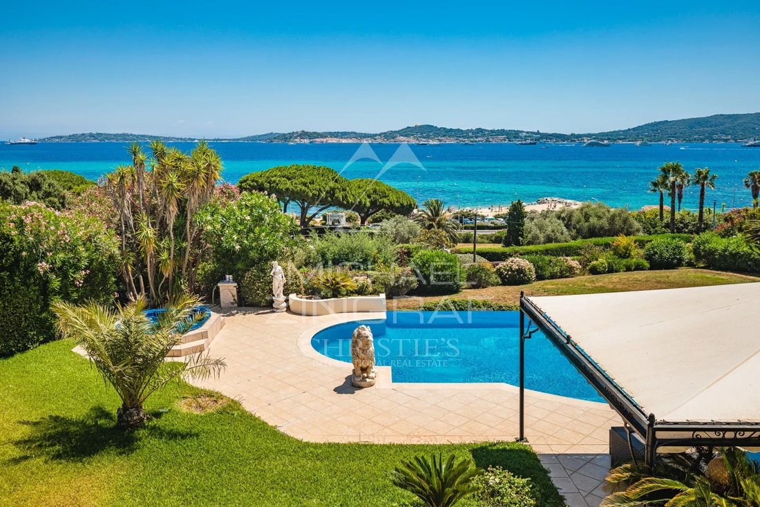 Villa in Grimaud, Provence-Alpes-Côte d'Azur, France 3 - 16485605