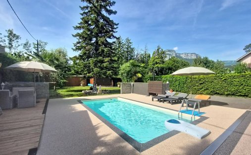 House in Ouest, La Ravoire, France 1