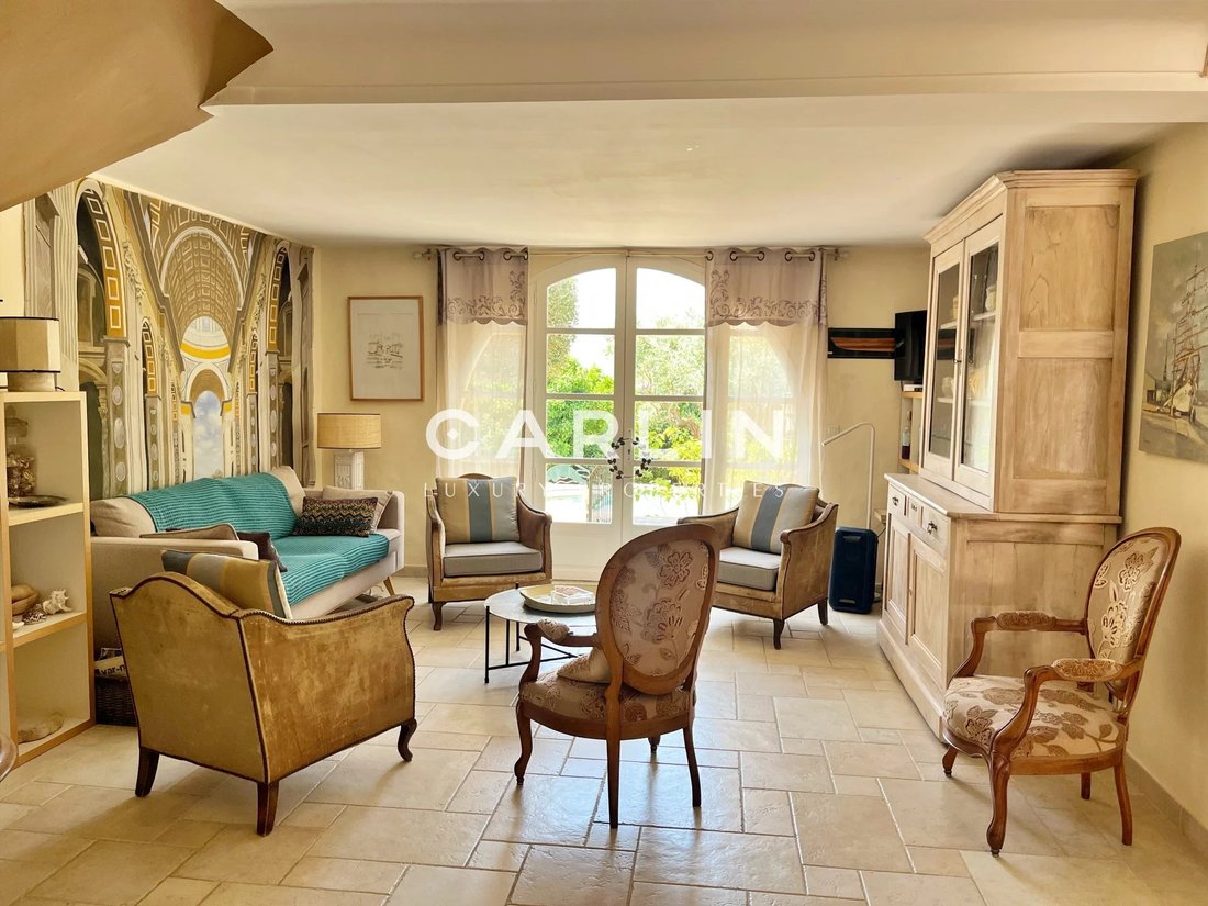 Villa in La Croix-Valmer, Provence-Alpes-Côte d'Azur, France 4 - 18337212
