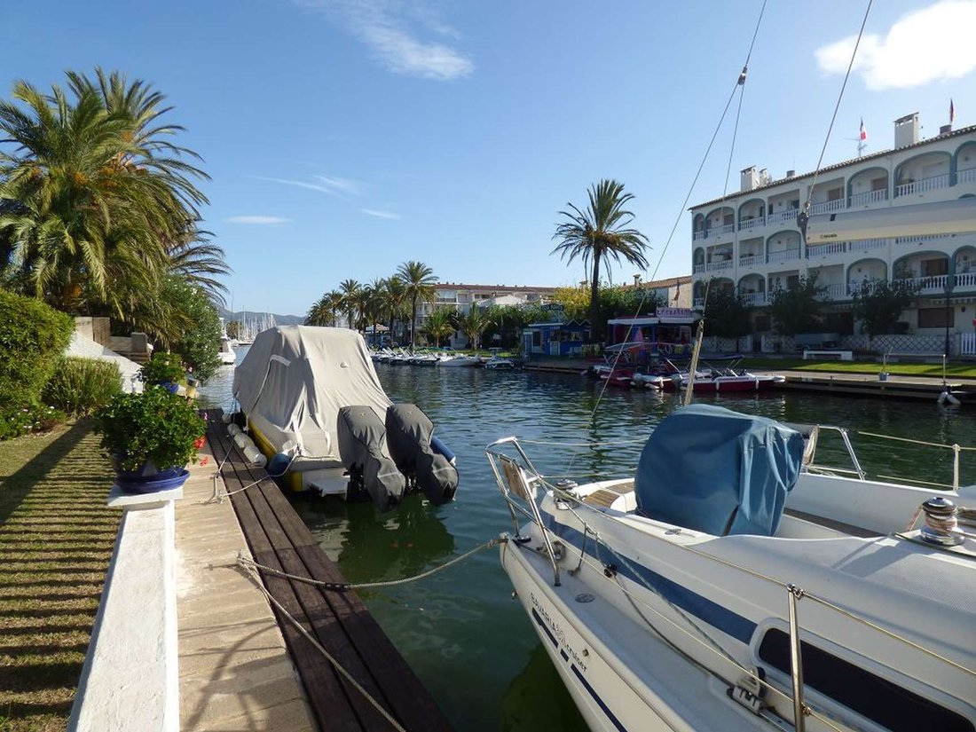 Villa in Empuriabrava, Catalonia, Spain 2 - 18335276