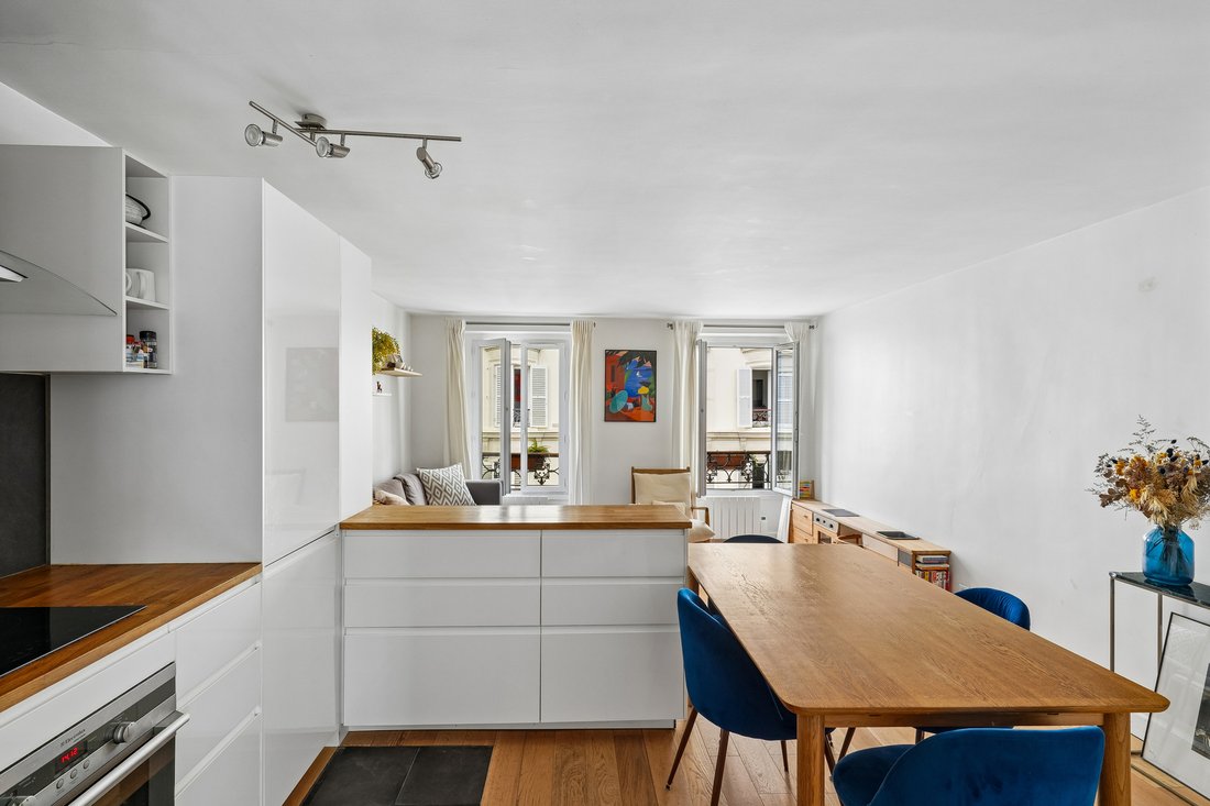 Apartment in Grange Aux Belles-Terrage, Paris 10e Arrondissement, Paris 4 - 18336821