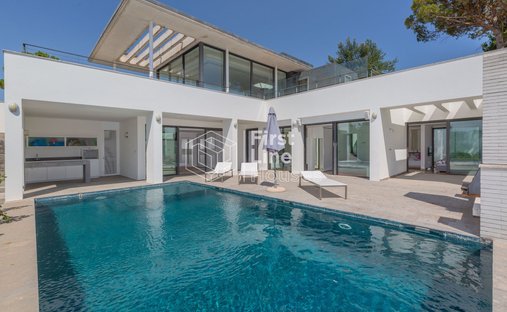 Villa in Caldes de Malavella, Catalonia, Spain 1