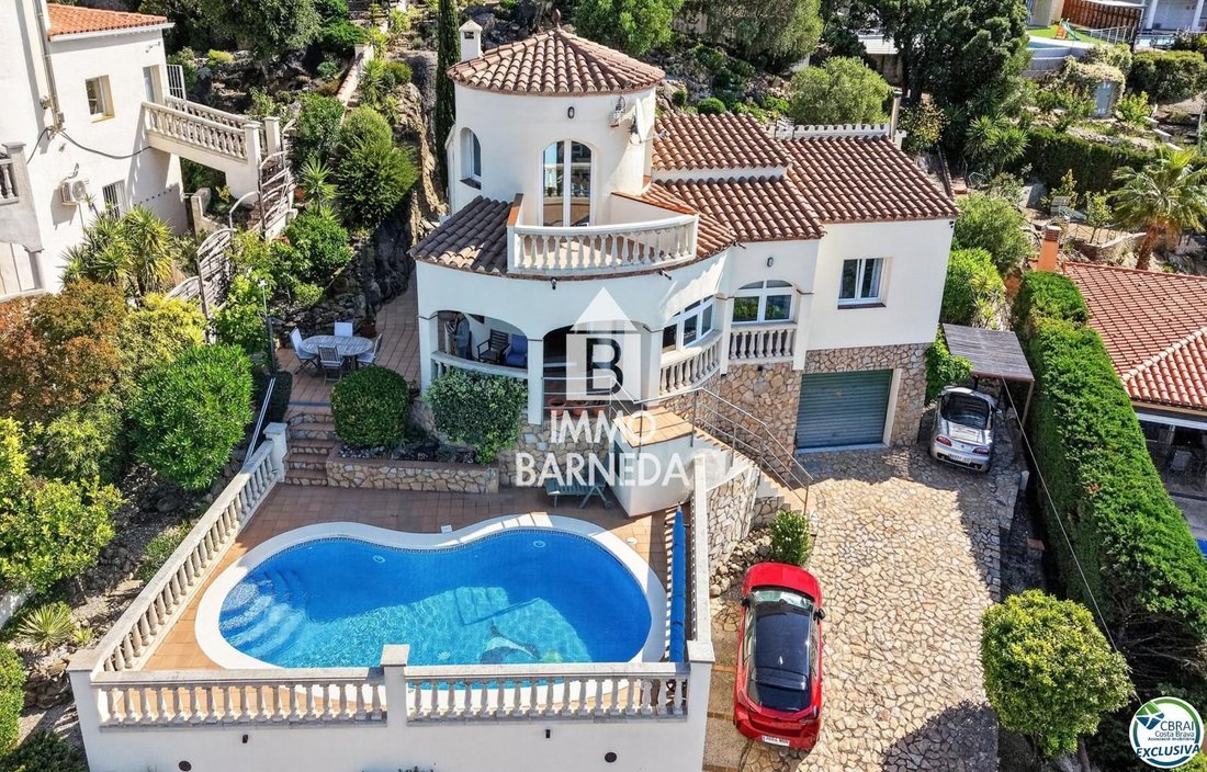 Villa in Roses, Catalonia, Spain 2 - 18335390