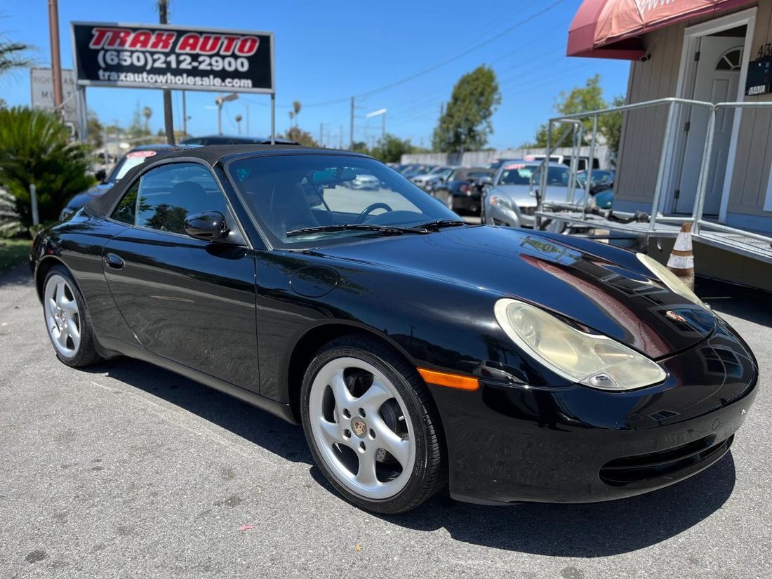 Cabriolet in San Mateo, CA, United States 1 - 18338406