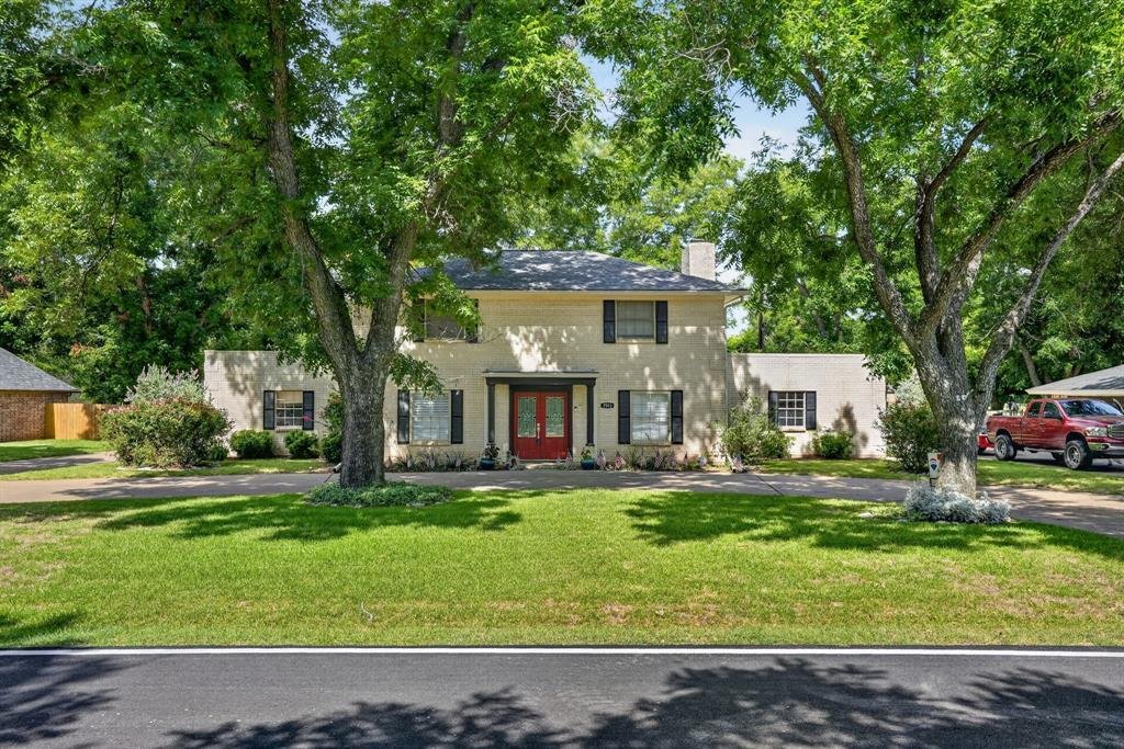 House in Granbury, Texas, United States 1 - 18340696