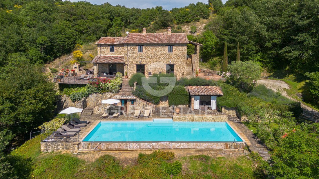 Estate in Castiglion Fiorentino, Tuscany, Italy 3 - 18339663