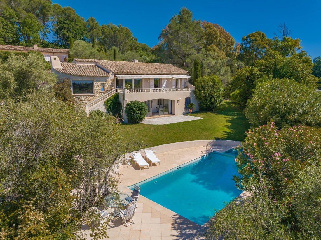 Villa in Mougins, Provence-Alpes-Côte d'Azur, France 2 - 17889595