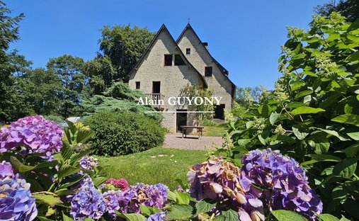 House in Gonneville-sur-Honfleur, Normandy, France 1