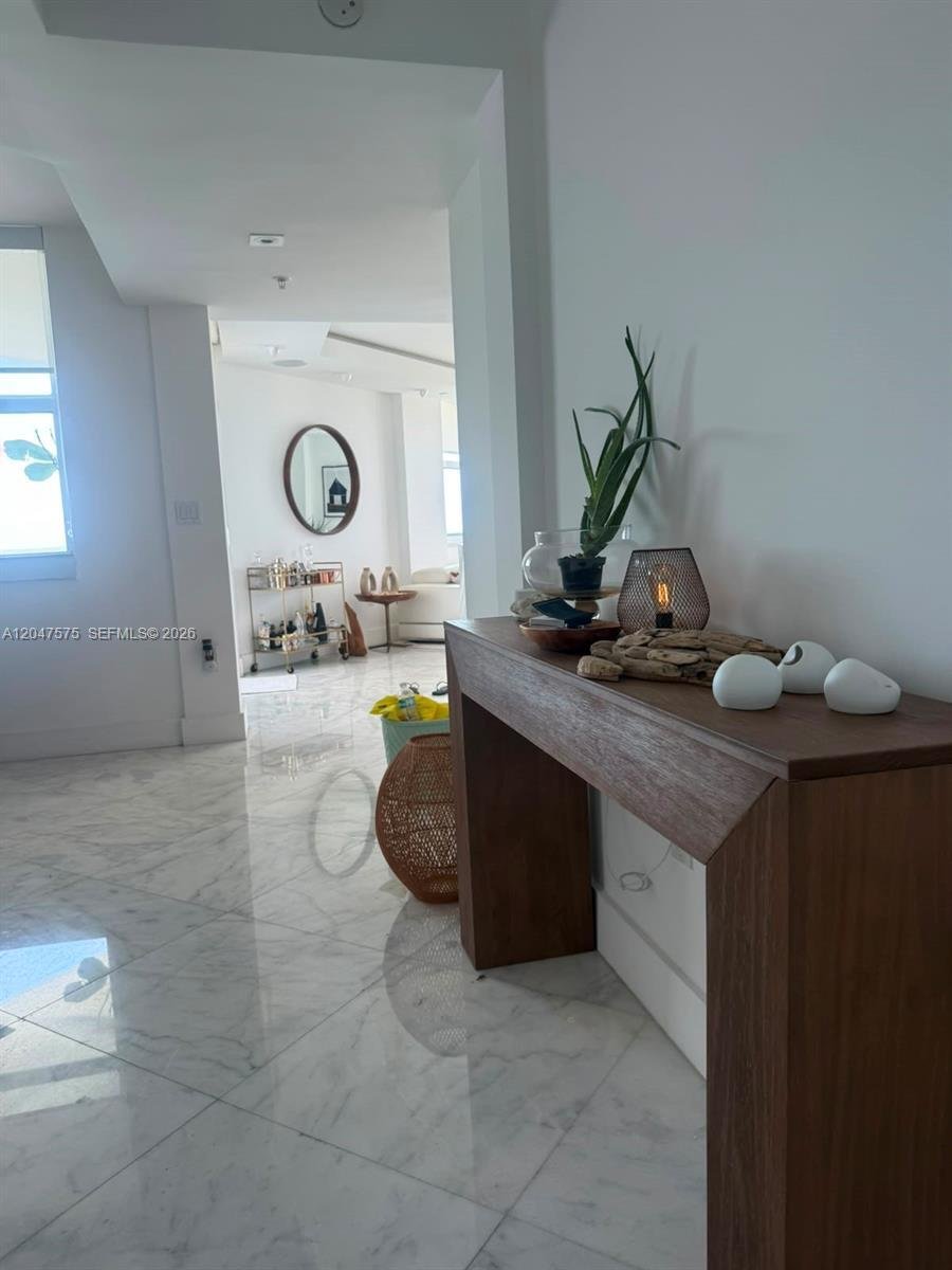 Bal Harbour, Florida, United States 3 - 18341130