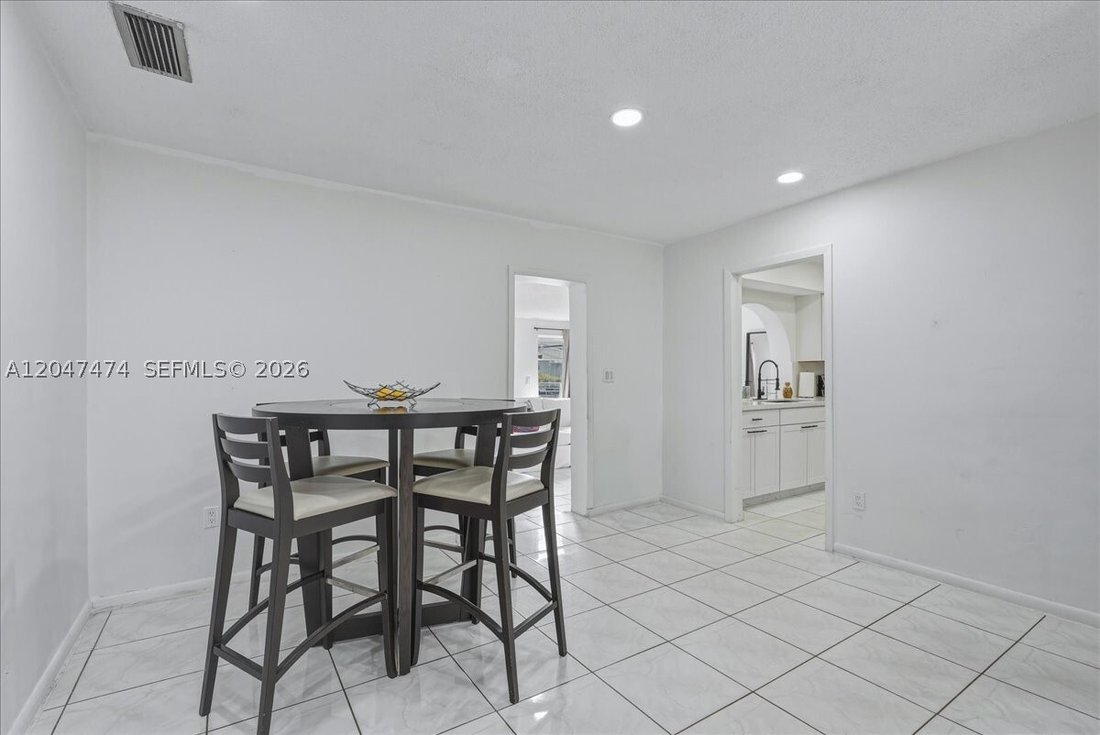 House in Miami Lakes, Florida, United States 5 - 18335053