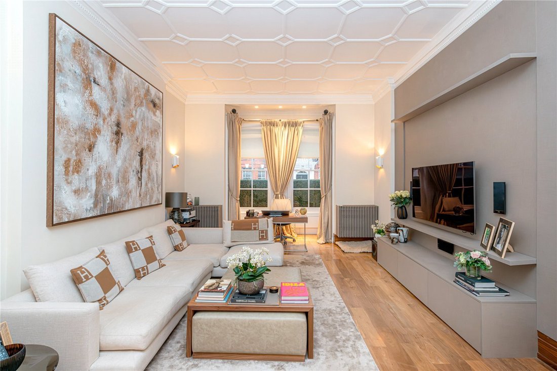 Apartment in Mayfair, Westminster, England 1 - 18334880