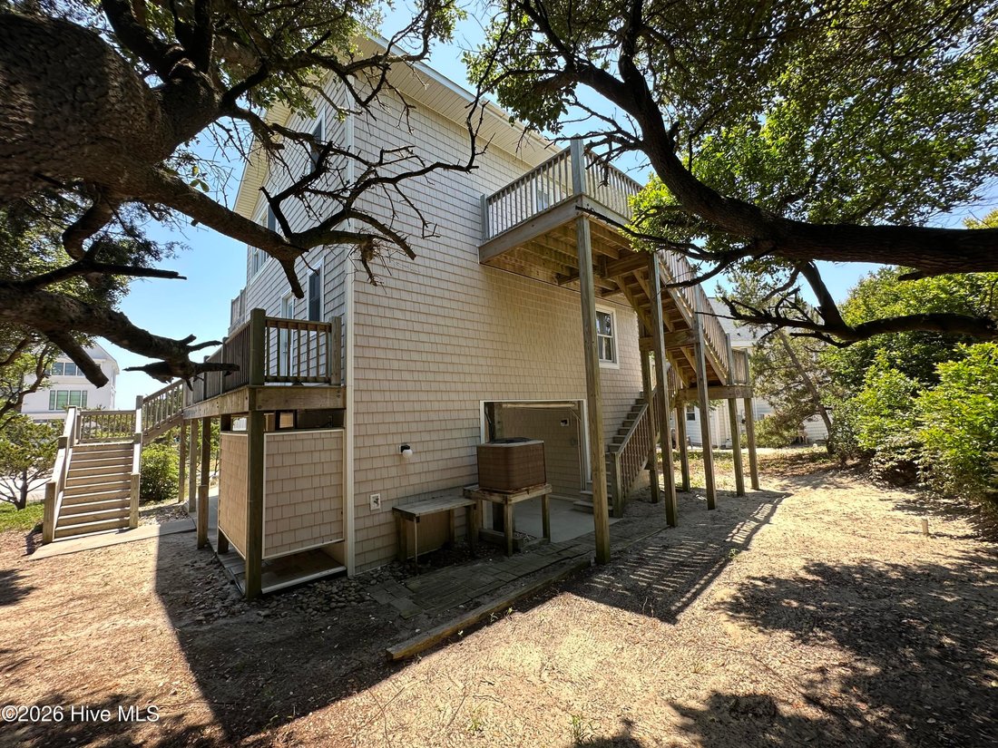House in Emerald Isle, North Carolina, United States 2 - 17958252