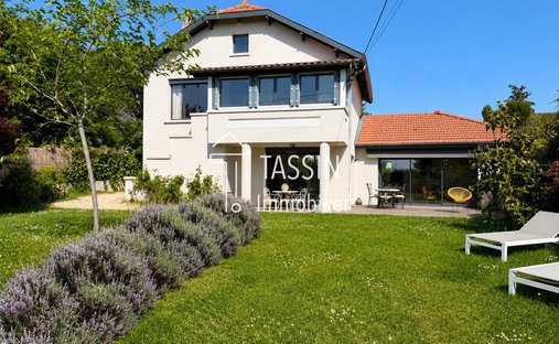 House in Dardilly, Auvergne-Rhône-Alpes, France 1