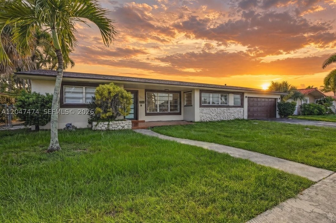 House in Miami Lakes, Florida, United States 2 - 18335053