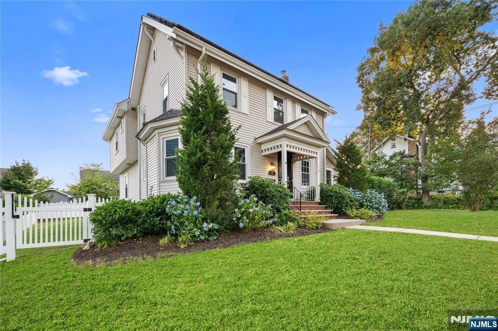 House in Nutley, New Jersey, United States 3 - 18336415