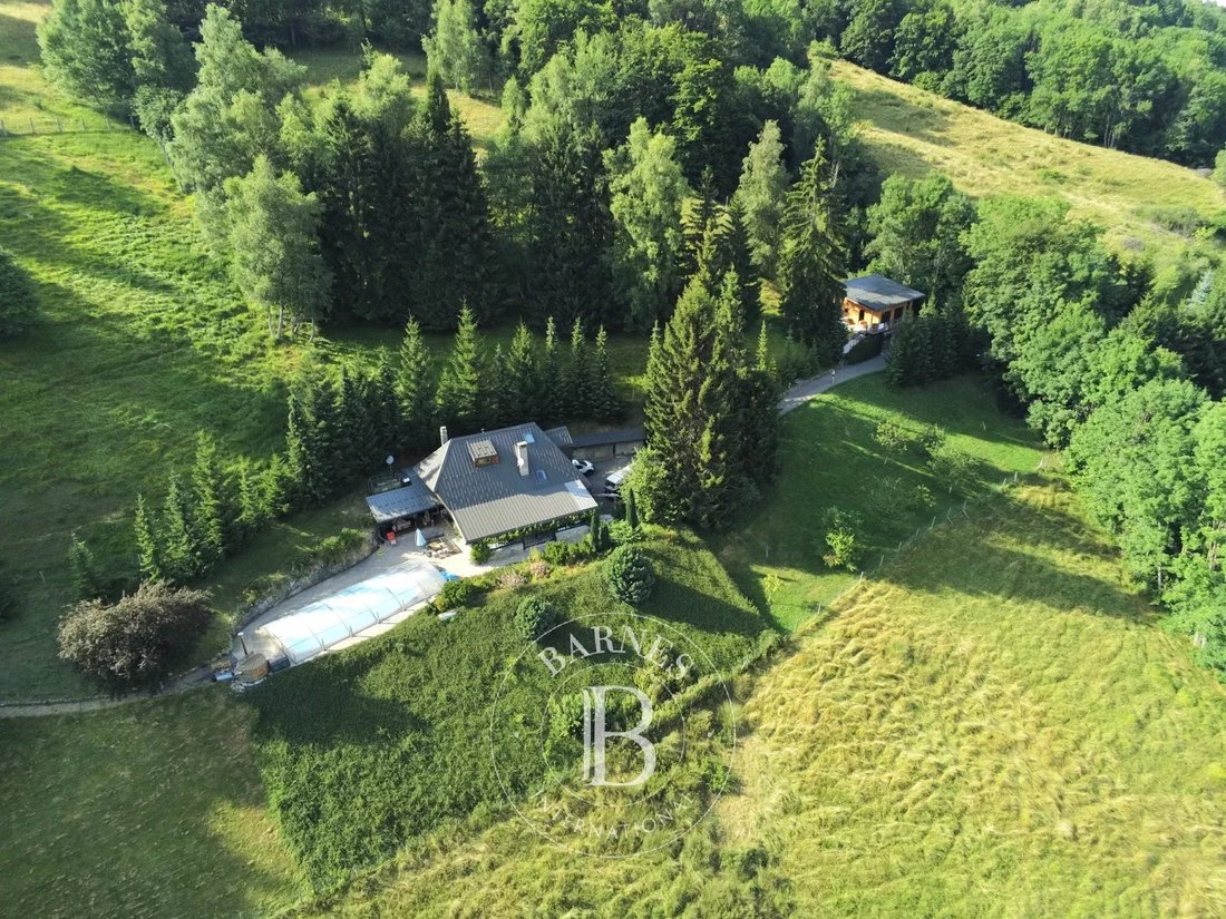 Estate in Chambery, Auvergne-Rhône-Alpes, France 2 - 18336993