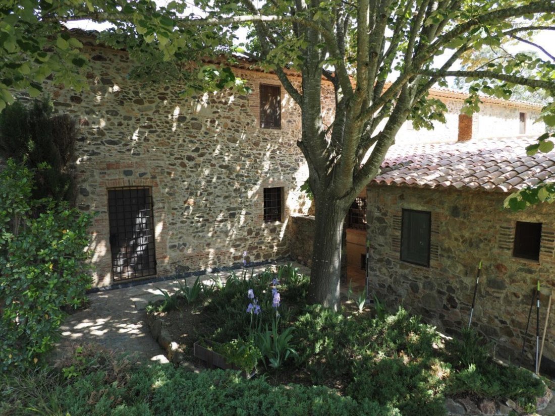 Finca in Mont-ras, Catalonia, Spain 3 - 18335232