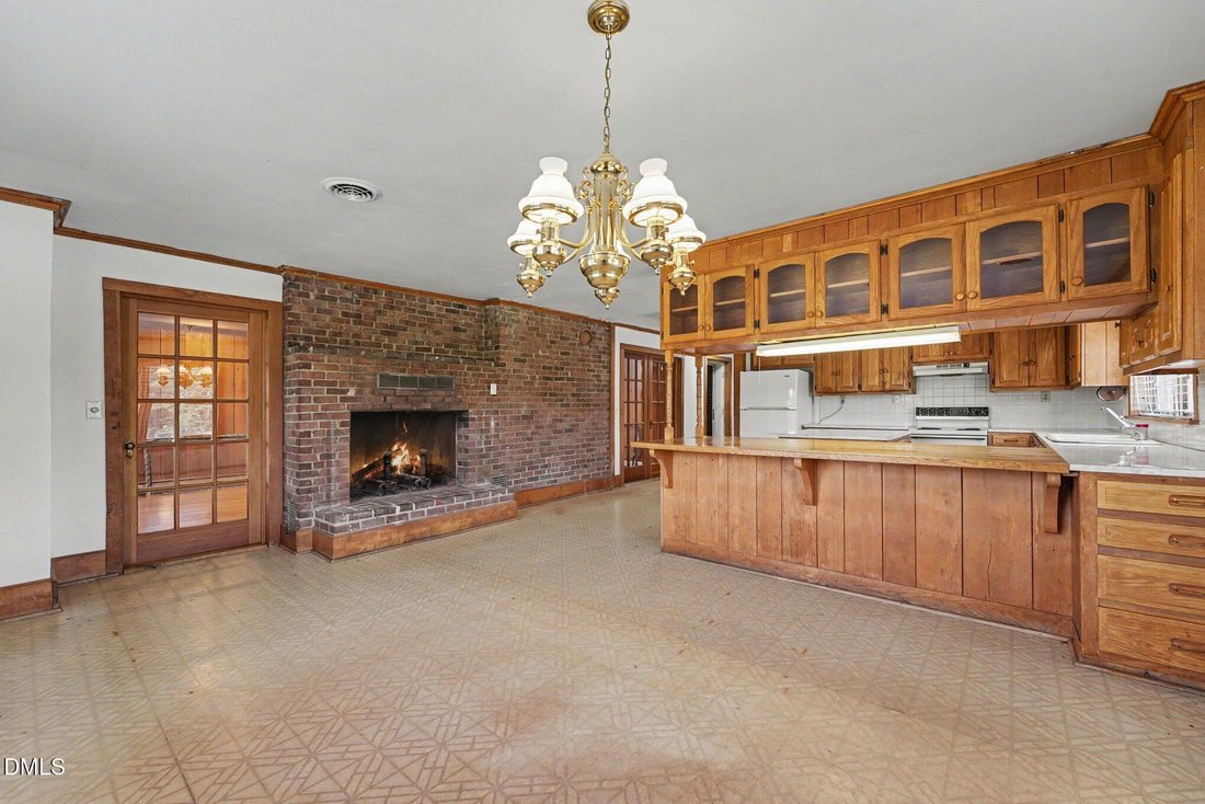 House in Liberty, North Carolina, United States 5 - 18335670