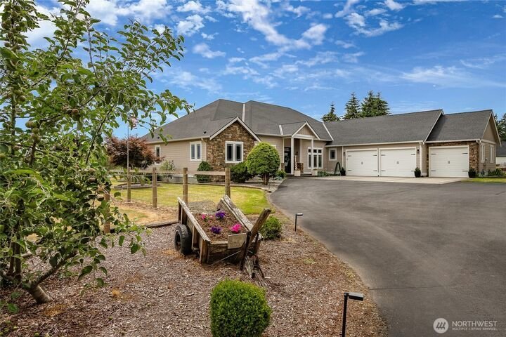 House in Ferndale, Washington, United States 1 - 18342180