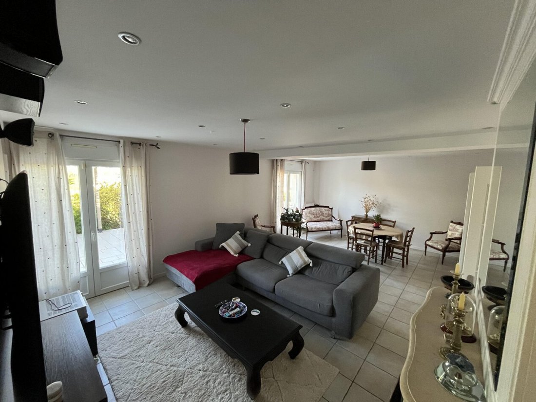 House in Fontainebleau, Ile-de-France, France 4 - 18340410