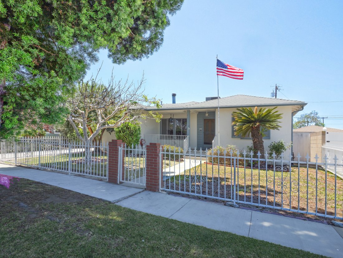 Signal Hill, California, United States 1 - 18342042