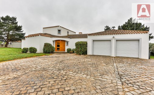 Villa in Le Fenouiller, Pays de la Loire, France 1