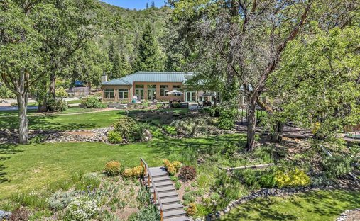 House in Applegate, Oregon, United States 1