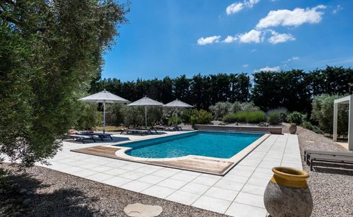 Country House in Mouriès, Provence-Alpes-Côte d'Azur, France 1