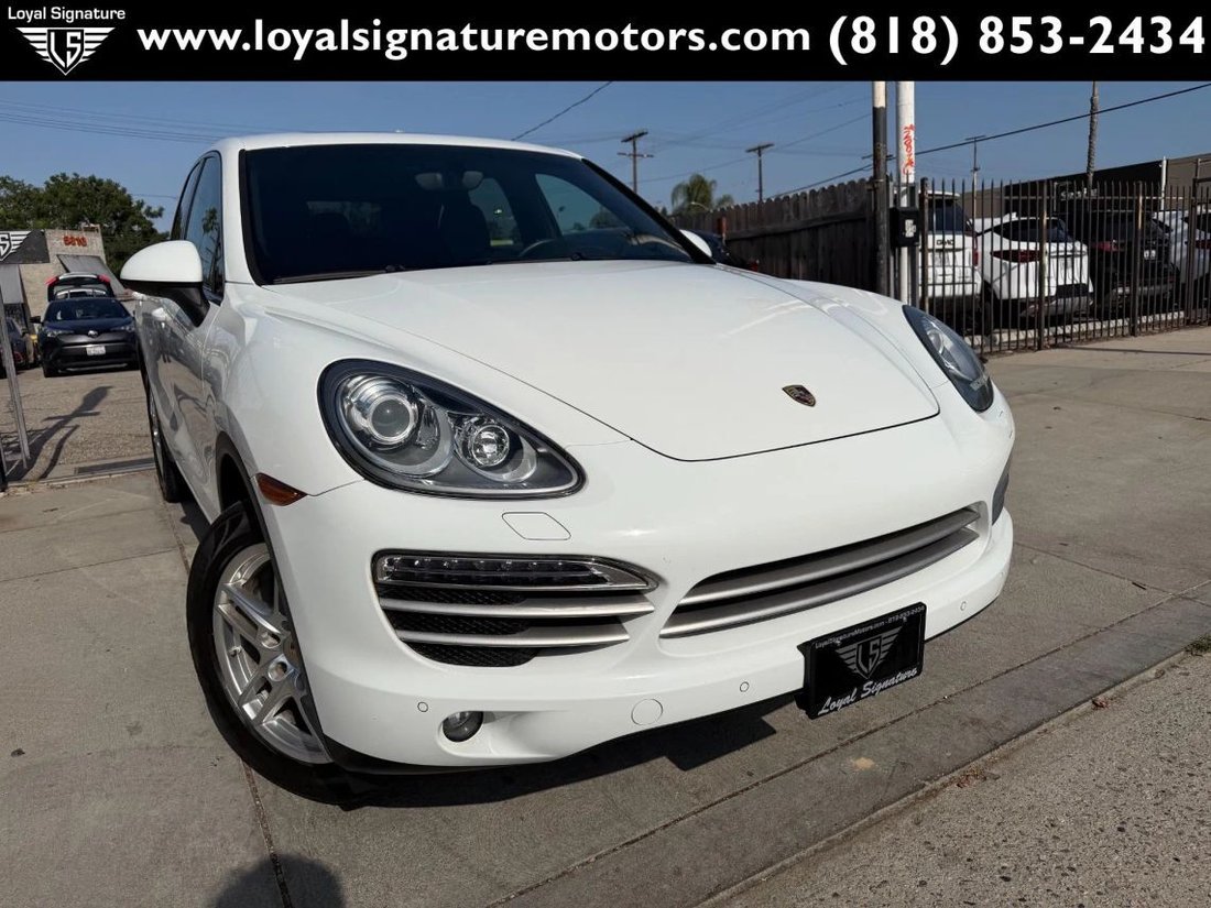 Suv in Van Nuys, CA, United States 1 - 18337976