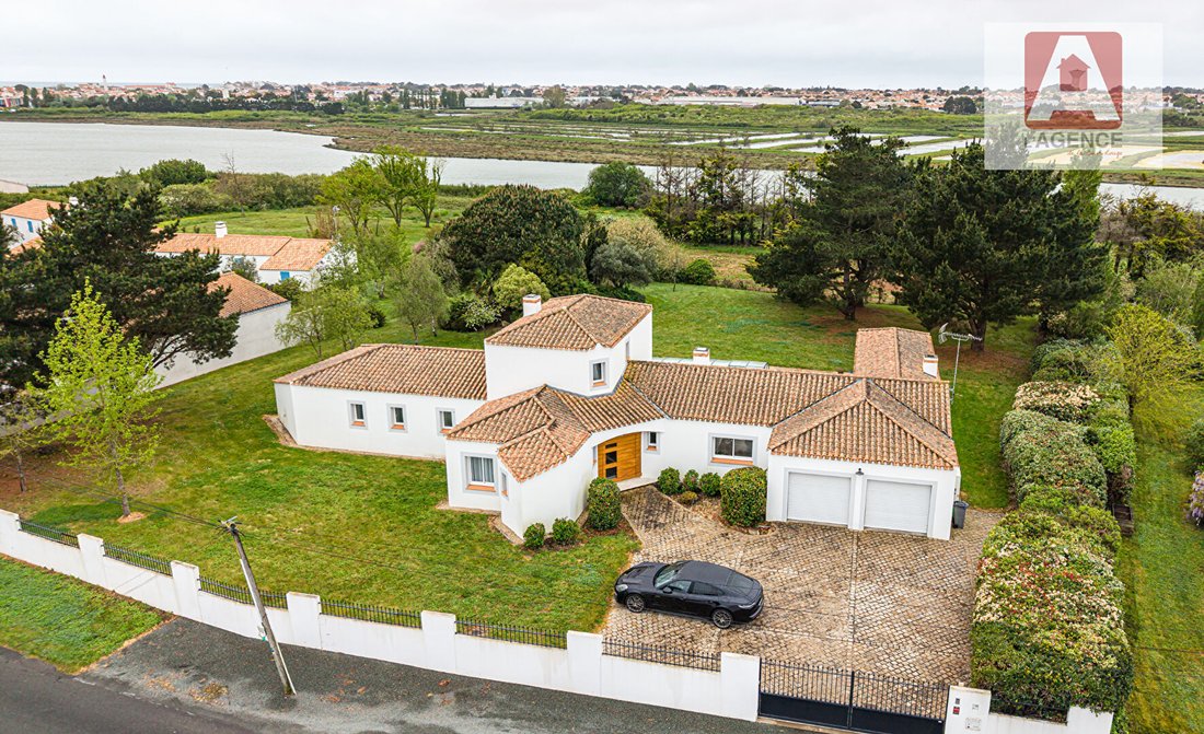 Villa in Le Fenouiller, Pays de la Loire, France 2 - 18337653